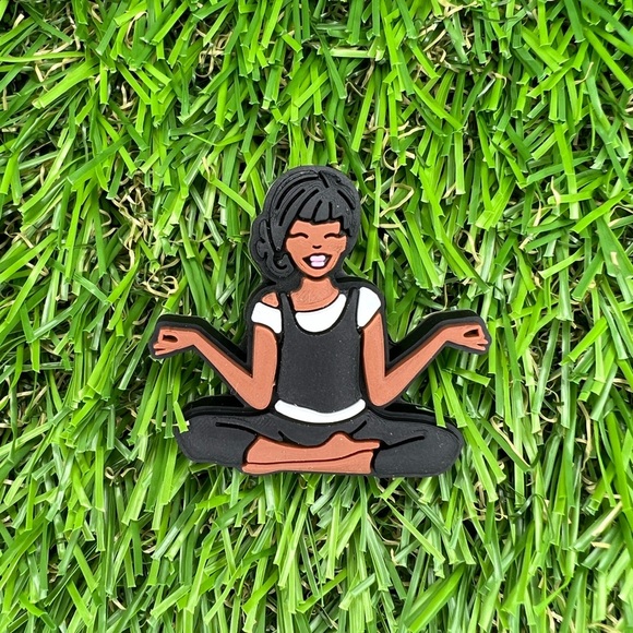 🌼 (3/$10 or 5/$15) NEW “This is Us” Fun Croc Shoe Charm Collection - Picture 1 of 1